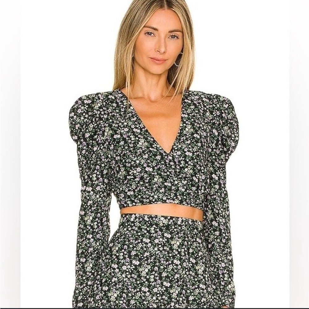 NWT MINKPINK RIVERA V-NECK RUCHED TOP Size Medium